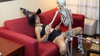 Hottie Fucks Skeleton